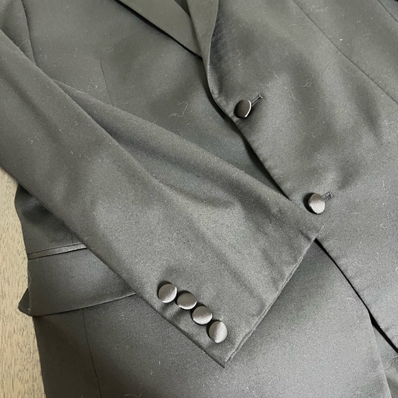 Hart Schaffner Marx Black Tuxedo. 40 Regular, Pant 34/31 - Picture 7 of 10